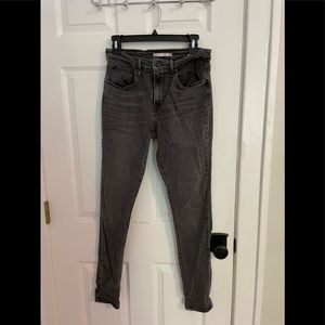 Levi 721 High Rise Black Skinny Jean. Size 30.